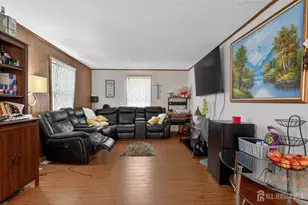 6 Hayes Ct, North Brunswick Township, NJ 08902 - Photo 4