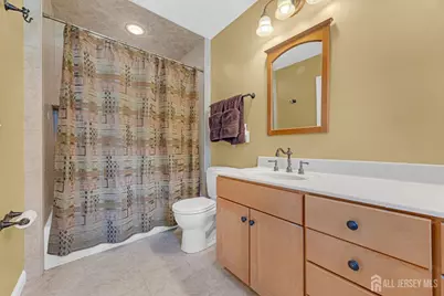 137 Woodland Avenue, Fords, NJ 08863 - Photo 20