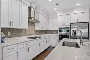 2 Vizcaya Dr, Monroe Township, NJ 08831 - Photo 8