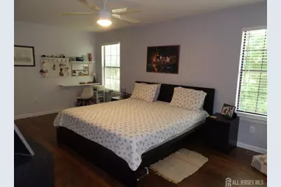605 Timber  Oaks Road, Edison, NJ 08820 - Photo 18