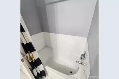 1325 Fernwood Court, New Brunswick, NJ 08901 - Photo 14