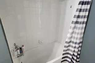 1325 Fernwood Ct, New Brunswick, NJ 08901 - Photo 20