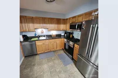 1325 Fernwood Court, New Brunswick, NJ 08901 - Photo 8