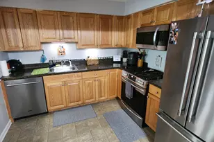 1325 Fernwood Ct, New Brunswick, NJ 08901 - Photo 8