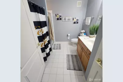1325 Fernwood Court, New Brunswick, NJ 08901 - Photo 16