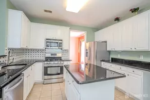 31 SE Hawthorn Dr, Plainsboro Township, NJ 08536 - Photo 18