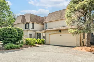 21 Carriage Pl, Edison, NJ 08820 - Photo 8