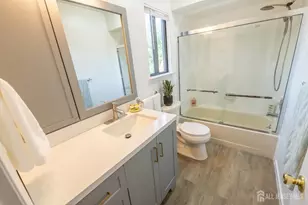 21 Carriage Pl, Edison, NJ 08820 - Photo 34