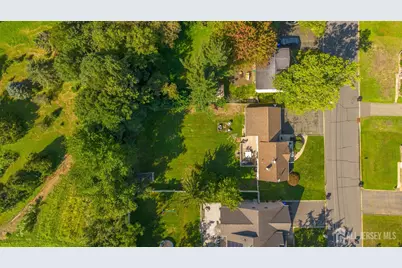 81 Lois Avenue, East Brunswick Township, NJ 08816 - Photo 36