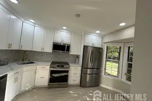 1 John Adams Ct, Monroe Township, NJ 08831 - Photo 4