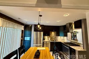55 Renaissance Ln, New Brunswick, NJ 08901 - Photo 8