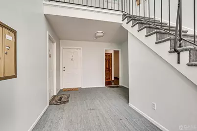 [Address not provided], Woodbridge Township, NJ 07095 - Photo 4