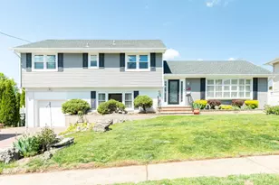 67 Thomas Pl, Edison, NJ 08837 - Photo 2