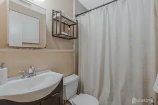 8 Pierrepont Ave, Middlesex, NJ 08846 - Photo 14
