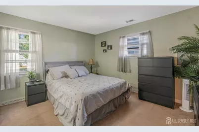 8 Pierrepont Avenue, Middlesex, NJ 08846 - Photo 10