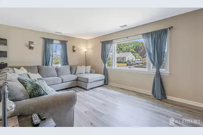 8 Pierrepont Avenue, Middlesex, NJ 08846 - Photo 4