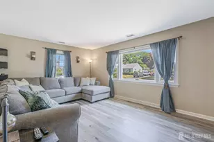 8 Pierrepont Ave, Middlesex, NJ 08846 - Photo 4