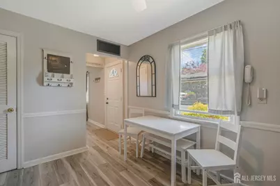 8 Pierrepont Avenue, Middlesex, NJ 08846 - Photo 8