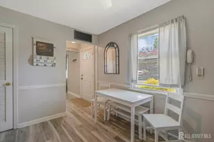 8 Pierrepont Ave, Middlesex, NJ 08846 - Photo 8