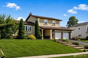 41 Fanwood Dr, Sayreville, NJ 08872 - Photo 2