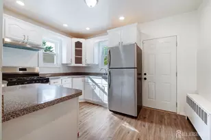 360 Alpine St, Perth Amboy, NJ 08861 - Photo 4