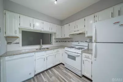 1612 Woodbridge Commons Way, Iselin, NJ 08830 - Photo 4
