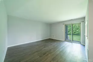 1612 Woodbridge Commons Way, Iselin, NJ 08830 - Photo 6