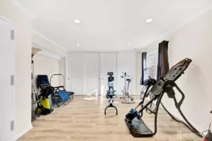 3906 Victoria Ct, Edison, NJ 08817 - Photo 8