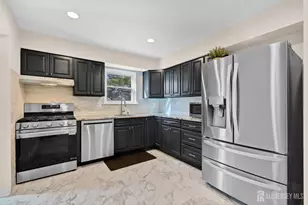 3906 Victoria Ct, Edison, NJ 08817 - Photo 34