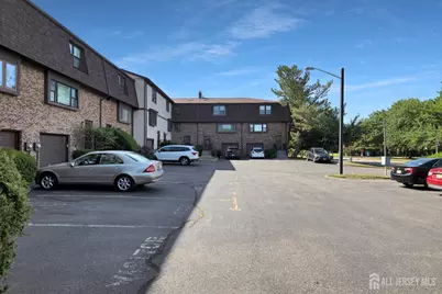 3906 Victoria Court, Edison, NJ 08817 - Photo 2