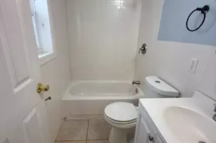 423 Augustine Pl, Perth Amboy, NJ 08861 - Photo 2