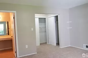 255 W Wycoff Way W, East Brunswick Township, NJ 08816 - Photo 16