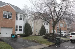 240 Hidden Woods Ct, Piscataway Township, NJ 08854 - Photo 2