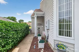 1 Umberland Pl, Monroe Township, NJ 08831 - Photo 2