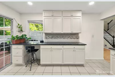 8 Henry Court, Plainsboro Township, NJ 08536 - Photo 6