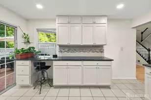 8 Henry Ct, Plainsboro Township, NJ 08536 - Photo 6