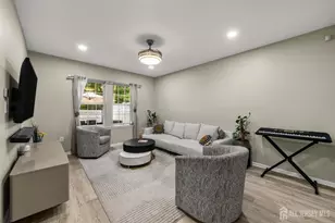 8 Henry Ct, Plainsboro Township, NJ 08536 - Photo 2