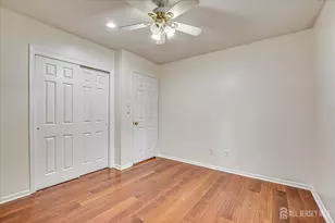 12 Tulip Ct, Edison, NJ 08820 - Photo 26