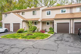 12 Tulip Ct, Edison, NJ 08820 - Photo 2