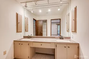 8 Parkside Dr, North Brunswick Township, NJ 08902 - Photo 18