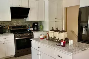 101 Lee Dr, Middlesex, NJ 08846 - Photo 6