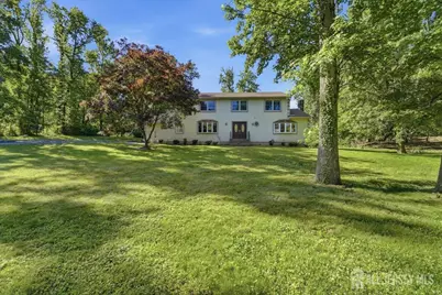 6 King Arthurs Court, Edison, NJ 08820 - Photo 2
