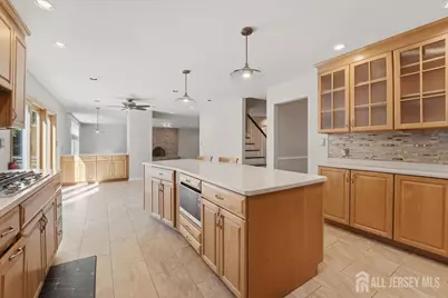 6 King Arthurs Court, Edison, NJ 08820 - Photo 20