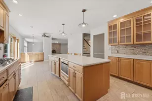 6 King Arthurs Ct, Edison, NJ 08820 - Photo 20
