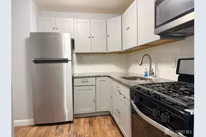 128 College Drive, Edison, NJ 08817 - Photo 2