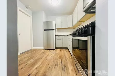 128 College Drive, Edison, NJ 08817 - Photo 2