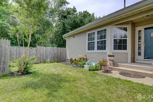 24 Foxchase Dr, Burlington Twp, NJ 08016 - Photo 8