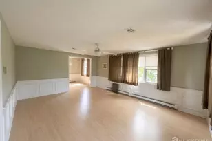 263N Middlebury Ln, Monroe Township, NJ 08831 - Photo 4