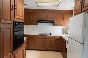 263N Middlebury Ln, Monroe Township, NJ 08831 - Photo 10