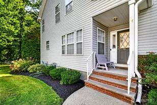24 Amy Dr, North Brunswick Township, NJ 08902 - Photo 2